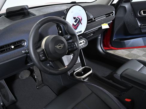 Certified 2025 MINI Cooper 2-Door Hardtop image 13