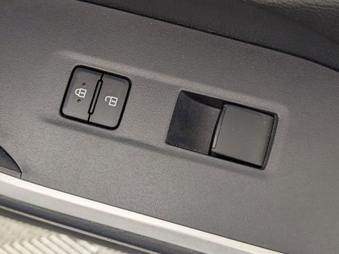 Used 2019 Toyota RAV4 LE image 30