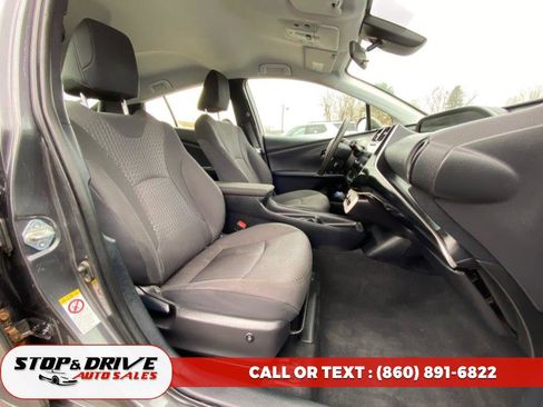 Used 2017 Toyota Prius Two image 18