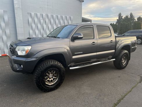 Used 2012 Toyota Tacoma 4x4 Double Cab image 2