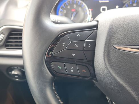 Used 2018 Chrysler Pacifica Touring-L Plus w/ Advanced Safetytec Group FWD image 31