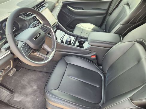 New 2025 Jeep Grand Cherokee L Limited w/ Black Appearance Package RWD image 9