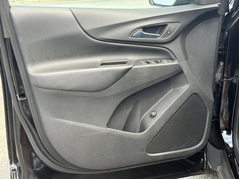 Used 2022 Chevrolet Equinox LT AWD/4WD image 16