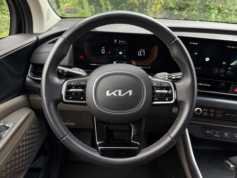 Used 2026 Kia Carnival FWD image 26