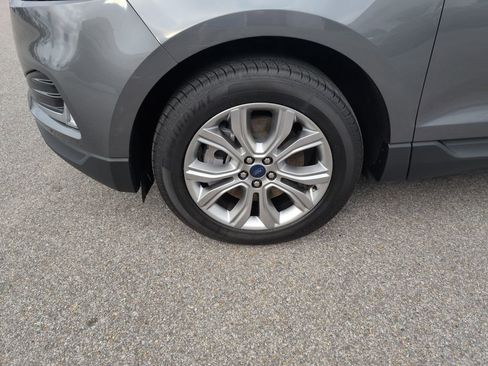 Used 2022 Ford Edge Titanium image 9