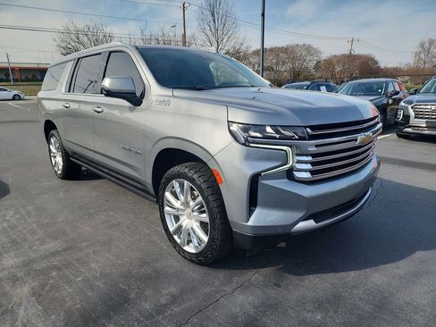 Certified 2023 Chevrolet Suburban High Country AWD/4WD image 2