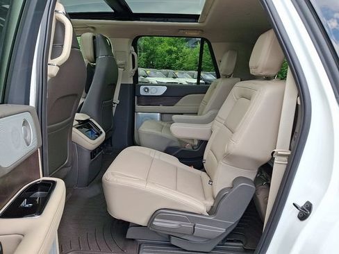 Used 2024 Lincoln Navigator L Reserve AWD/4WD image 10