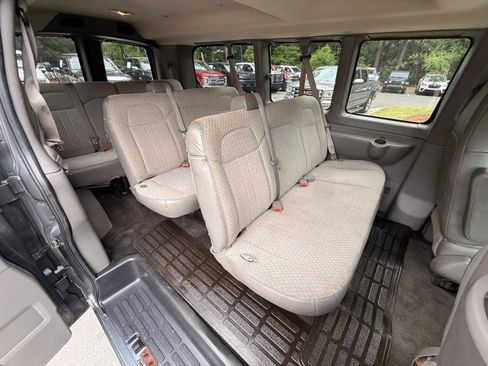 Used 2017 GMC Savana 2500 LT w/ LT Preferred Equipment Group RWD image 25