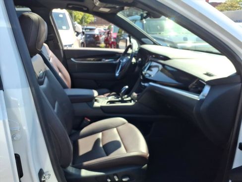 Certified 2021 Cadillac XT6 Premium Luxury image 35