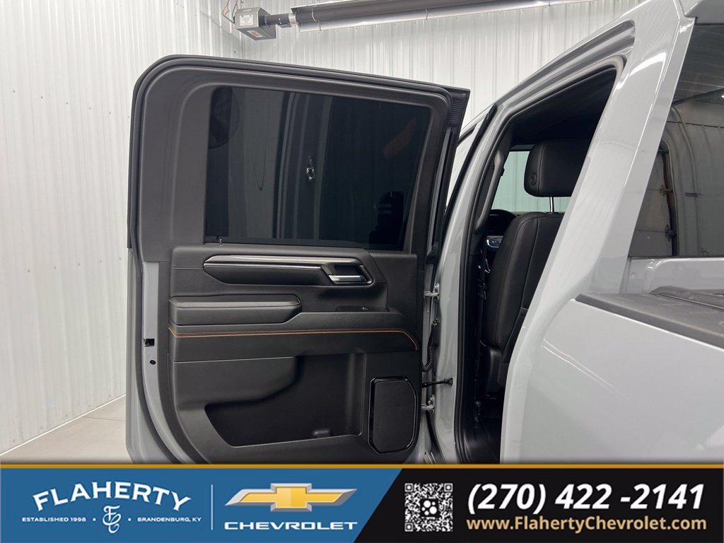 Used 2024 GMC Sierra 3500 AT4 w/ AT4 Premium Plus Package AWD/4WD image 10