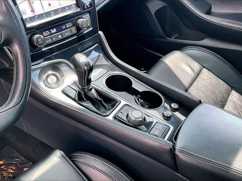 Used 2018 Nissan Maxima Platinum FWD image 17