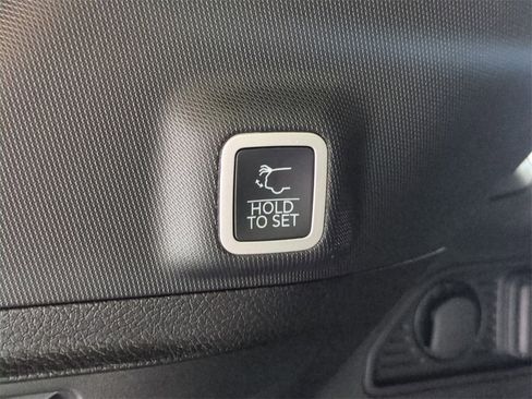 New 2025 Jeep Grand Cherokee Summit image 14