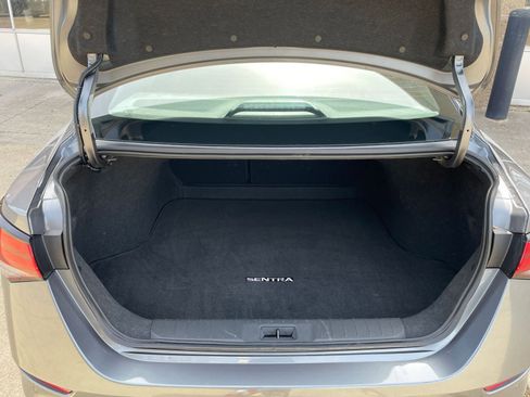 Used 2025 Nissan Sentra SV FWD image 34