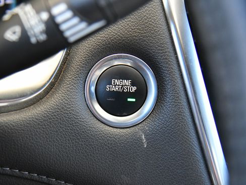 Used 2022 Chevrolet Traverse LT image 27