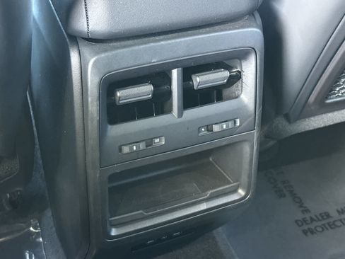 Certified 2025 Porsche Macan Electric RWD image 14