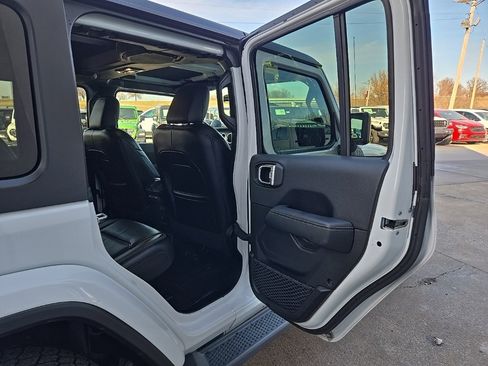 Used 2018 Jeep Wrangler Unlimited Sahara image 84