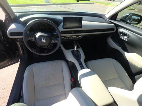 Used 2024 Honda HR-V LX image 18