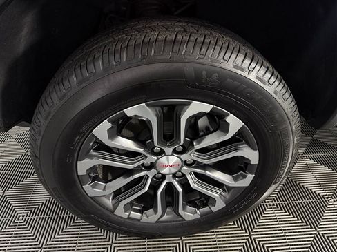 Used 2024 GMC Canyon Denali AWD/4WD image 11