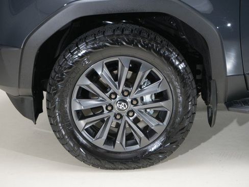 Used 2025 Toyota Land Cruiser image 34