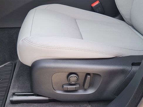 New 2026 Land Rover Range Rover Velar Dynamic SE image 23