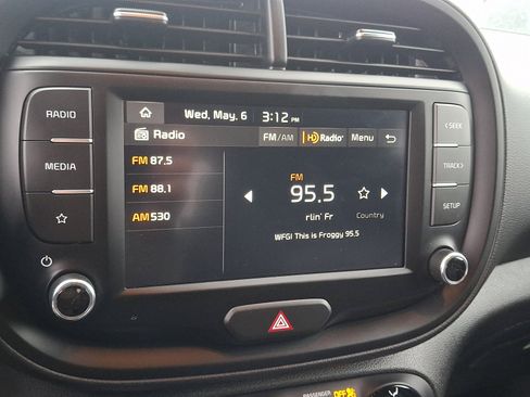 Used 2024 Kia Soul LX w/ Option Group 015 FWD image 16