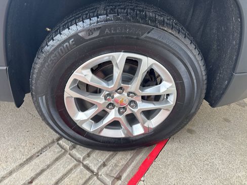 Used 2019 Chevrolet Traverse LT AWD/4WD image 13