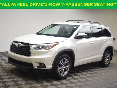 Used 2015 Toyota Highlander XLE AWD/4WD image 3