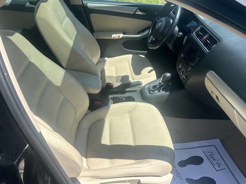 Used 2014 Volkswagen Jetta SE FWD image 9