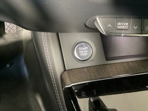 Certified 2025 Audi Q5 2.0T Premium Plus w/ Premium Plus Package image 29