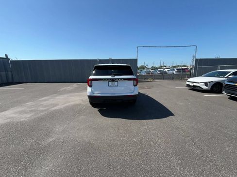 Used 2026 Ford Explorer Active AWD/4WD image 12