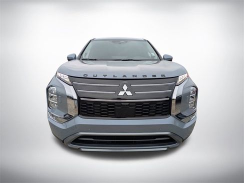 New 2025 Mitsubishi Outlander SE image 8