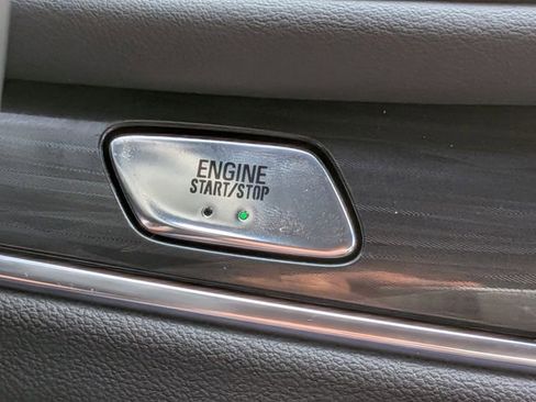 Used 2023 Buick Enclave Essence image 31