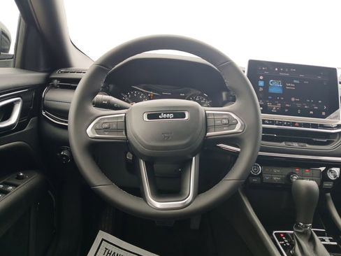 New 2026 Jeep Compass Latitude image 21