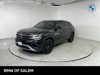Used 2022 Volkswagen Atlas Cross Sport SE w/ Black Wheel Package