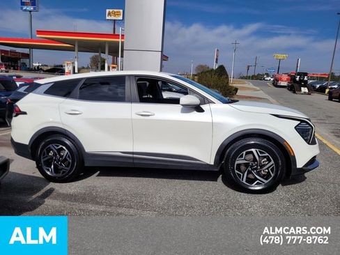 Used 2024 Kia Sportage LX image 11