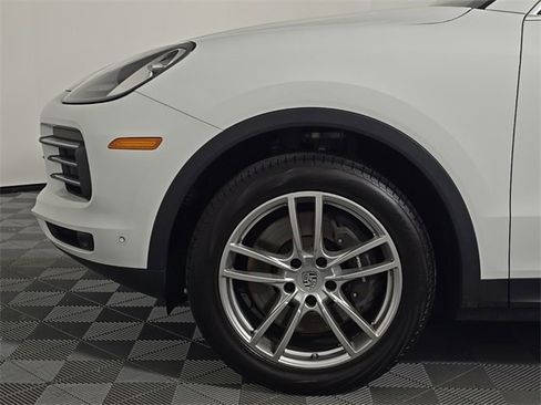 Certified 2022 Porsche Cayenne image 11