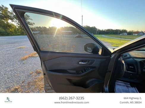 Used 2023 Nissan Rogue SV FWD image 11