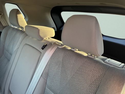 Used 2025 Nissan Rogue SV image 23