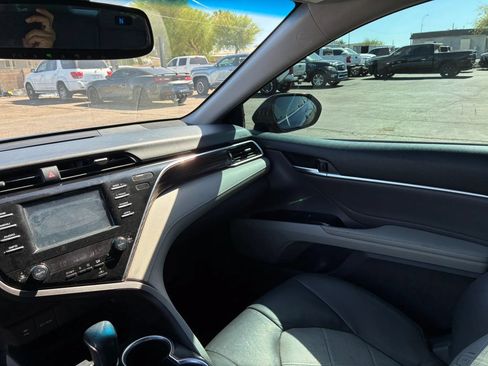 Used 2018 Toyota Camry XLE FWD image 19