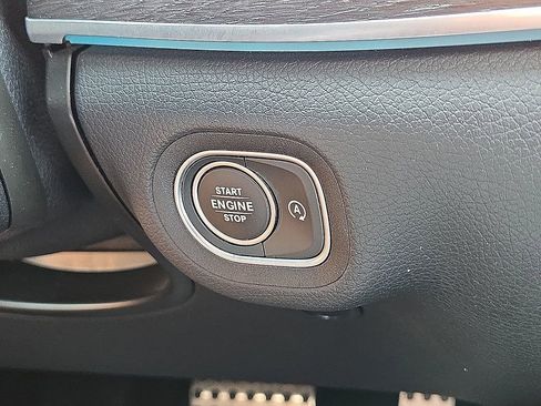 Used 2021 Mercedes-Benz GLS 580 4MATIC image 28
