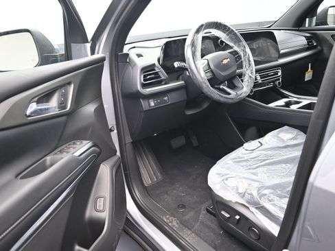 New 2026 Chevrolet Traverse LT FWD image 9