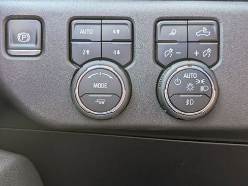 Used 2025 Chevrolet Silverado 1500 High Country w/ Midnight Edition AWD/4WD image 33