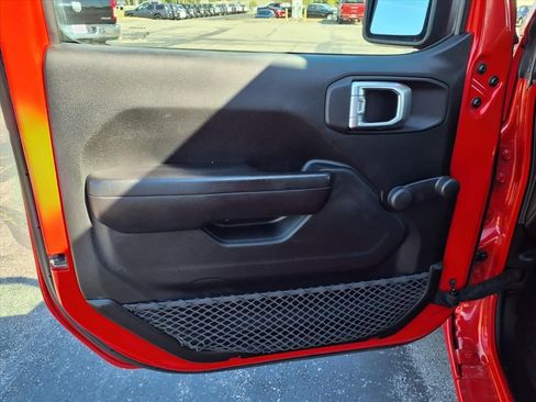 Used 2018 Jeep Wrangler Unlimited Sport image 23