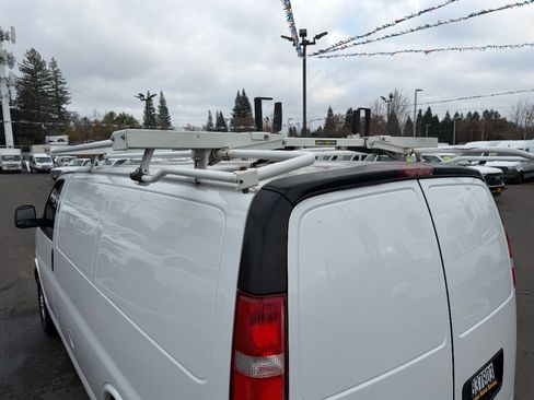 Used 2021 Chevrolet Express 2500 w/ Driver Convenience Package image 18