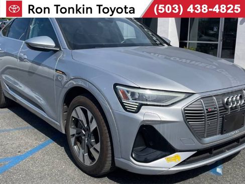 Used 2022 Audi e-tron Premium image 1