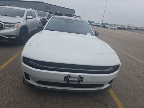 Used 2024 Dodge Charger Daytona Scat Pack w/ Plus Group AWD/4WD image 3
