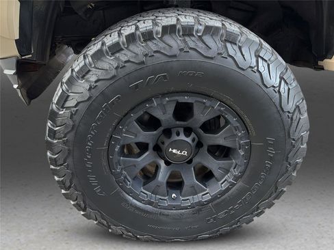 Used 2018 Toyota Tacoma TRD Sport image 35