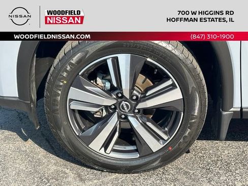 Certified 2025 Nissan Rogue SL w/ SL Premium Package AWD/4WD image 7
