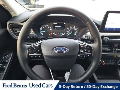 Certified 2022 Ford Escape SE w/ Cold Weather Package image 17