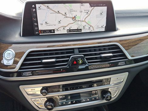 Used 2019 BMW 750i xDrive w/ Executive Package image 17